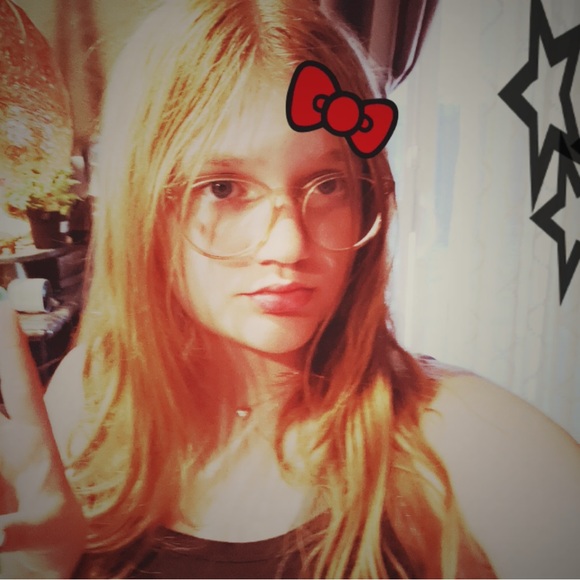 Meet your Posher, Korin - Picture 1 of 1